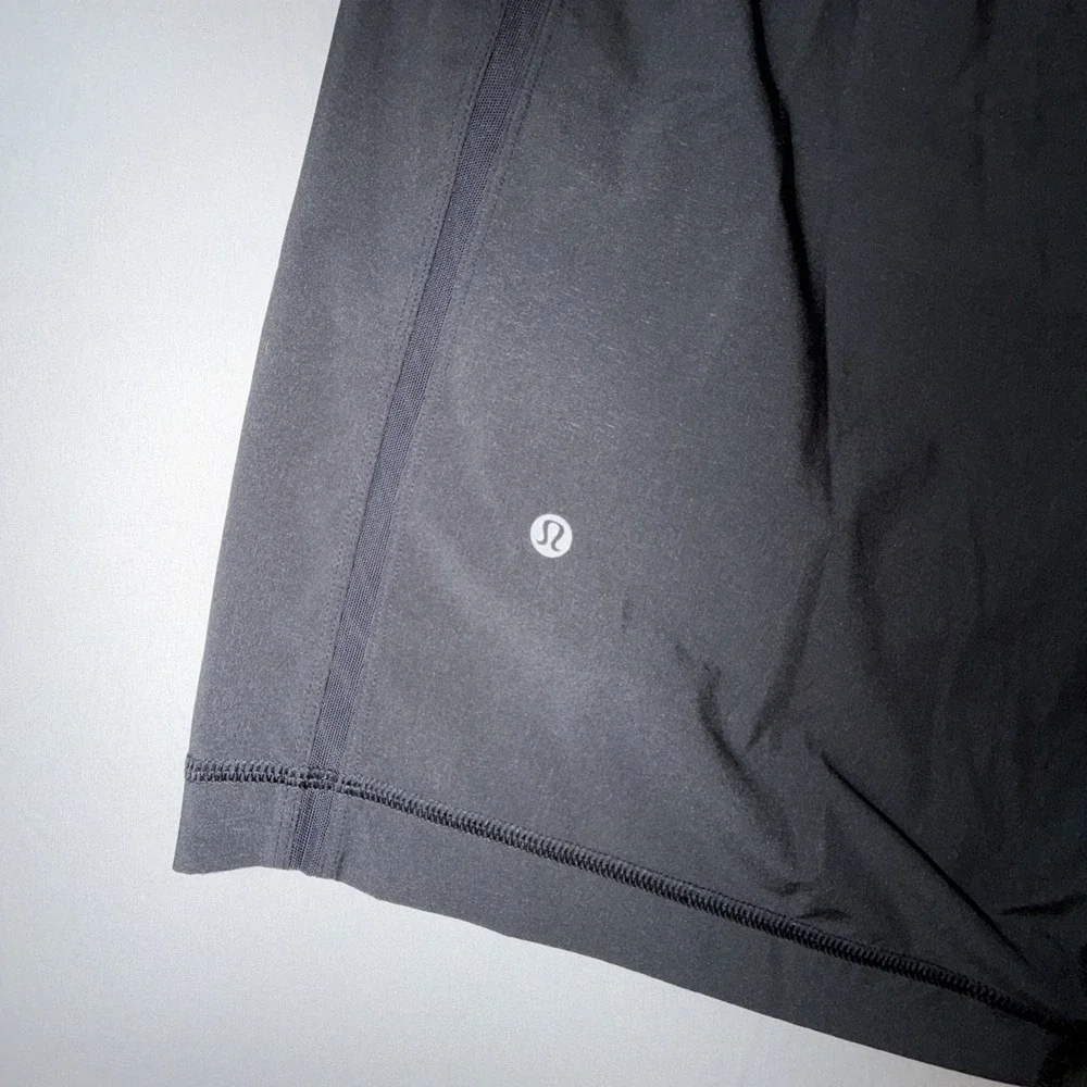 Lululemon Men's XL Pace Breaker Lined 9